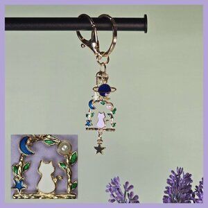 Cat Admiring the Starry Sky Keychain Gold Tone (NWOT)